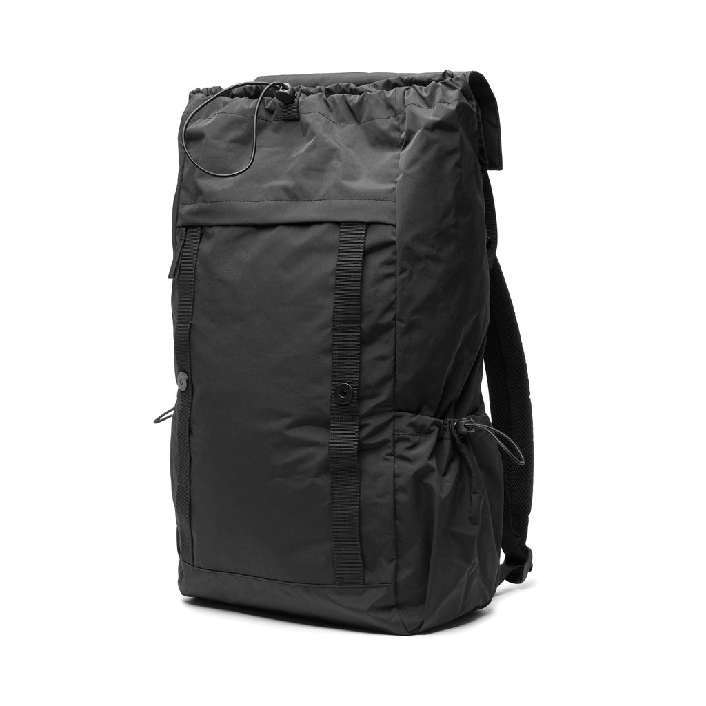 Mochila KENTO URBAN RCS para uso diário, fabricada em nylon reciclado.