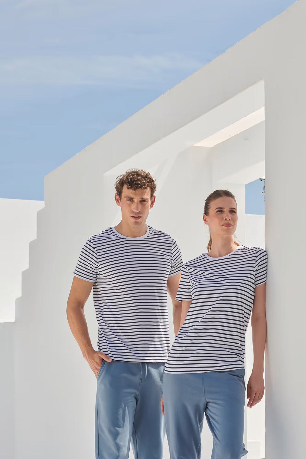 T-shirt unissexo às riscas