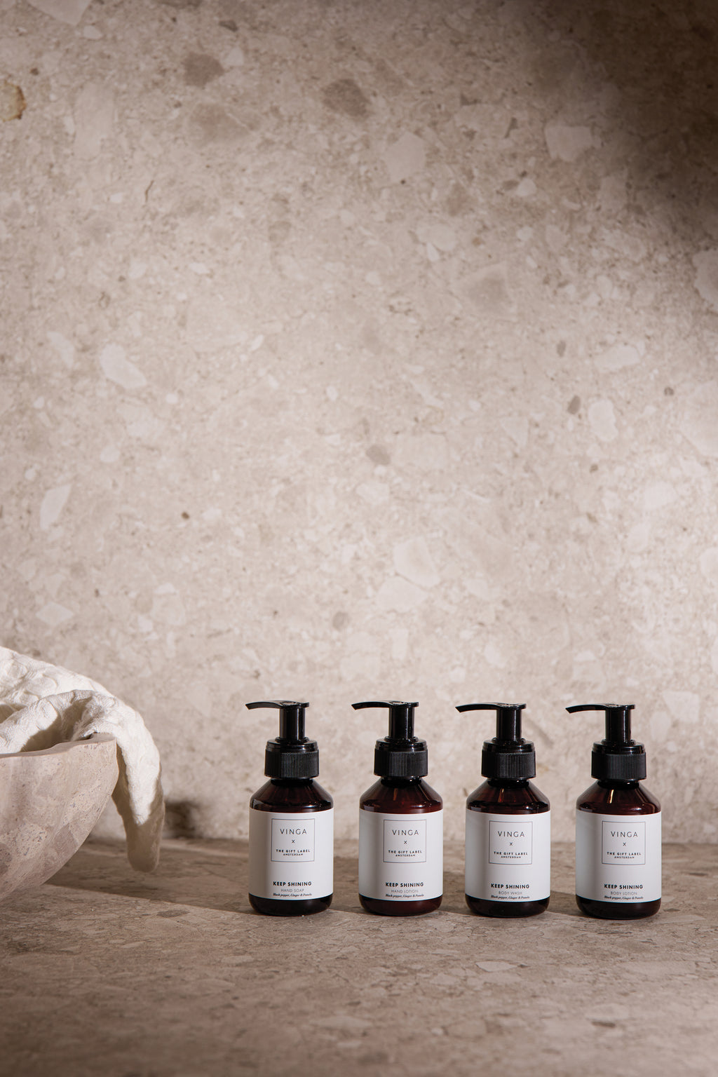 Conjunto de oferta para o cuidado do corpo e das mãos VINGA x TGL